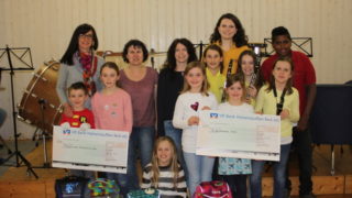 Scheck­übergabe Kinderkleiderbazar