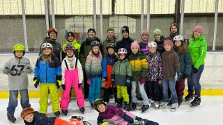 Schlitt­schuh­laufen JuKa