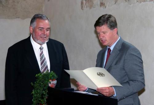 Verleihung des Bundesverdienstkreuz an Uwe Kiedaisch am 15. Juli 2005